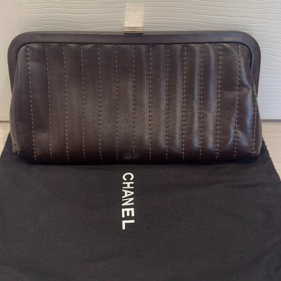 Chanel Brown Leather Vintage Y2K Clutch (Rare) - Picture 1 of 10